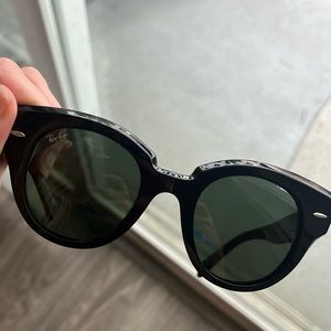 Ray Ban Roundabout Sunnies